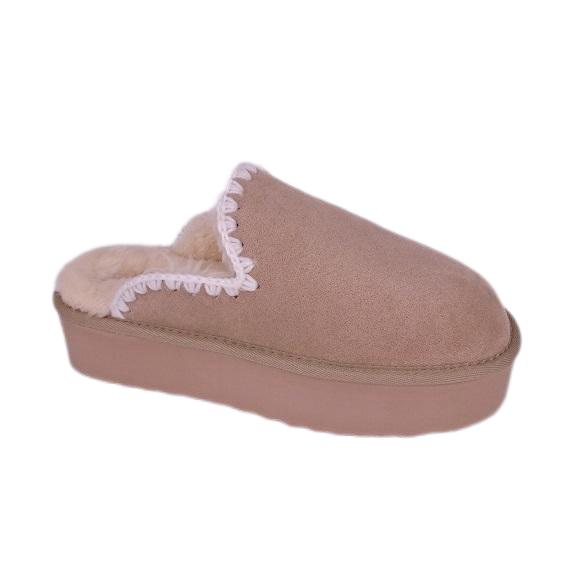 Como a Tianxiu Footwear atende às demandas meticulosas dos clientes para o desenvolvimento de produtos?