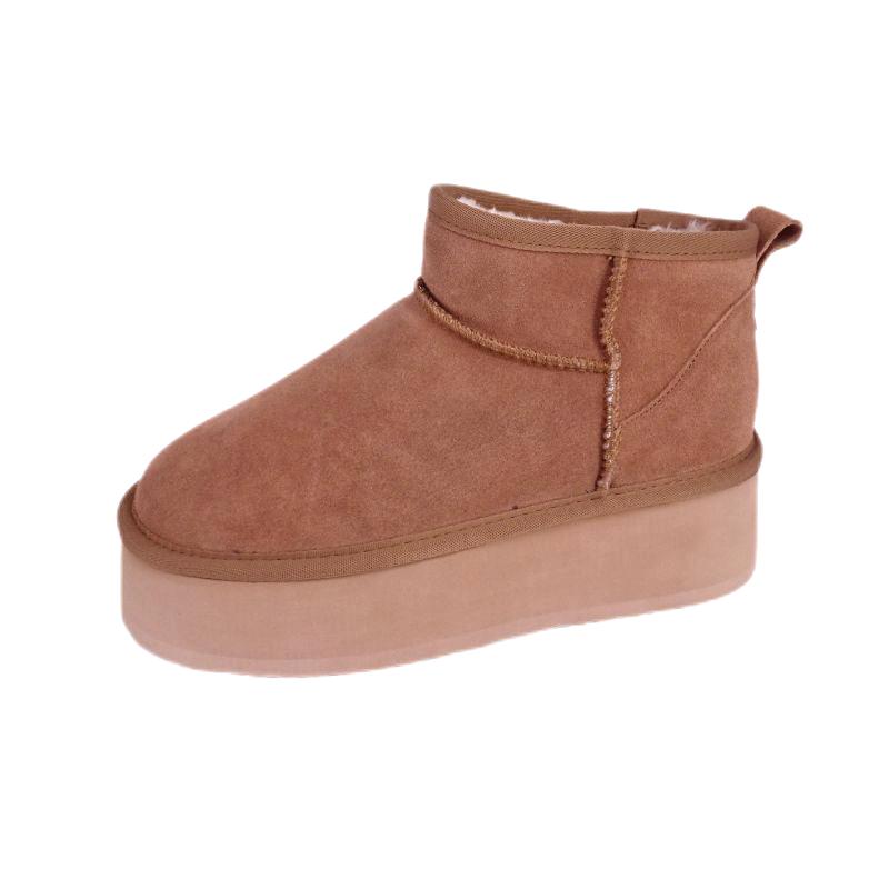 Botas de neve: um item obrigatório para se manter quente e prático no inverno
